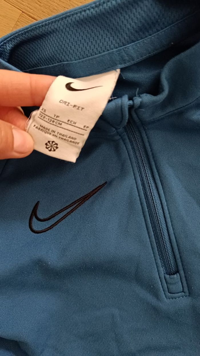 Haut Nike taille 122 - photo numéro 3