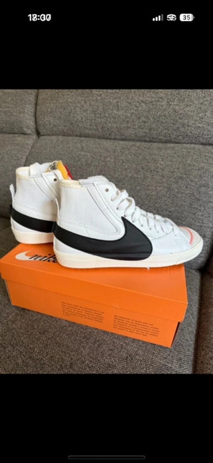 Nike Blazer Mid ’77 Jumbo - Blanc et Noir 📏 Taille : 45 🆕 État : Neuve, jamais portée - photo numéro 2