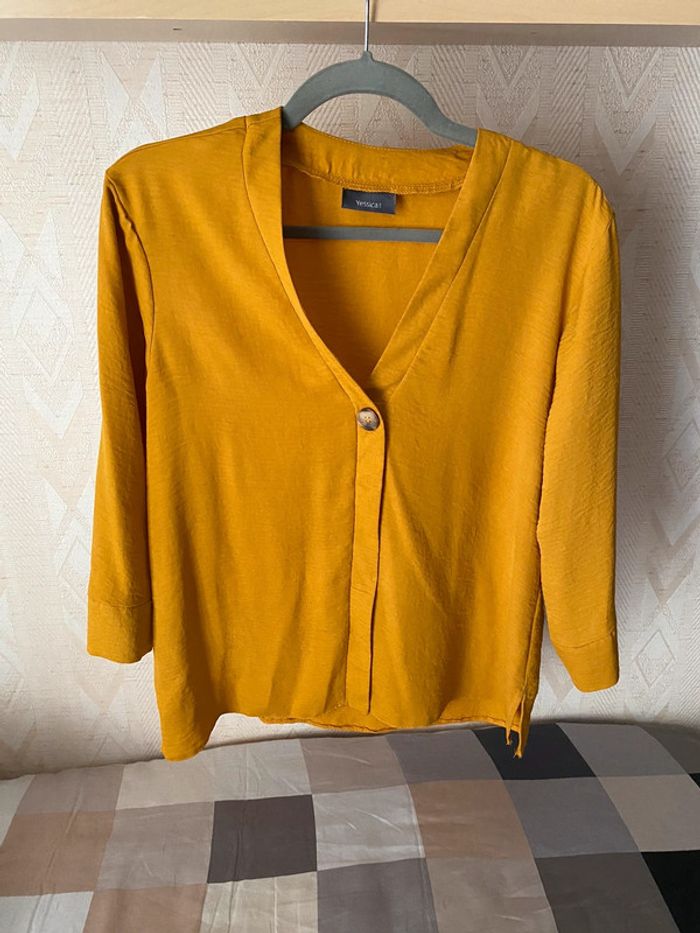 Superbe belle blouse fluide  moutarde Yessica taille 38 - photo numéro 2
