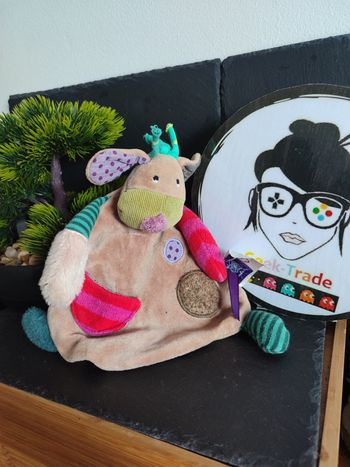 Doudou plat chien Les Jolis pas beaux Moulin Roty Marron Poche Rond Rayures Rayé