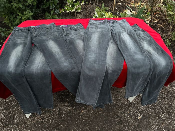Lot de 4 jeans noir T 40 avec élasthanne