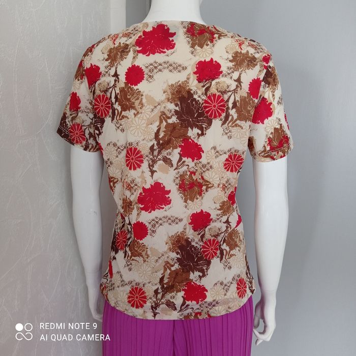 T-shirt à fleurs rouges t40/42/44 - photo numéro 2