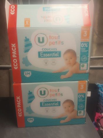 Lot de 2 cartons de couches 
