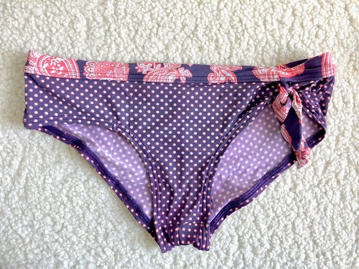 Maillot de bain deux pièces violet et rose - déco bandanas - photo numéro 3