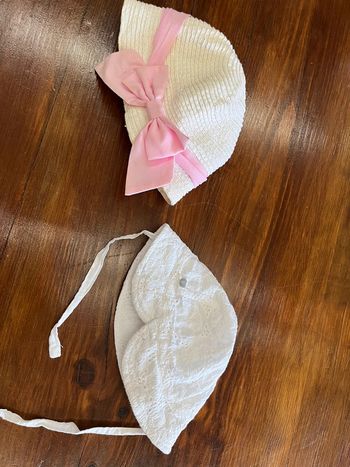 Lot 2 chapeaux 44 cm