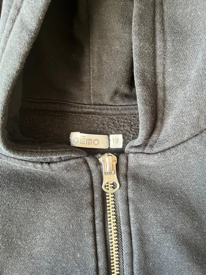 Sweat court - photo numéro 3