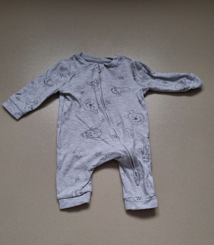 Pyjama chaud Winnie l’Ourson – Disney by Primark – Taille 3-6 mois