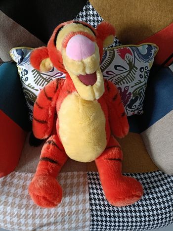PELUCHE TIGROU DISNEY