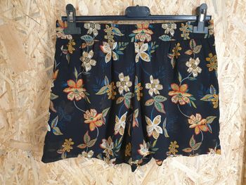 Short fleuri Taille M