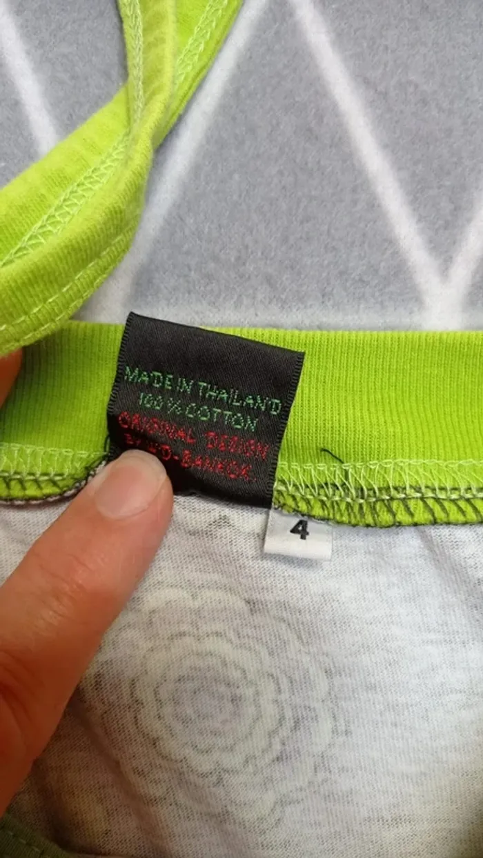 🦄 lot 4 hauts sans manche, 4 ans - photo numéro 8