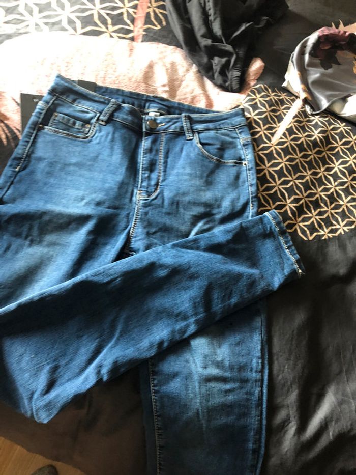 Pantalon elastane neuf - photo numéro 2