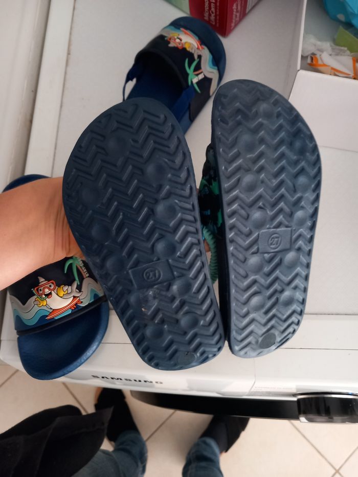 Tong taille 27 - photo numéro 2