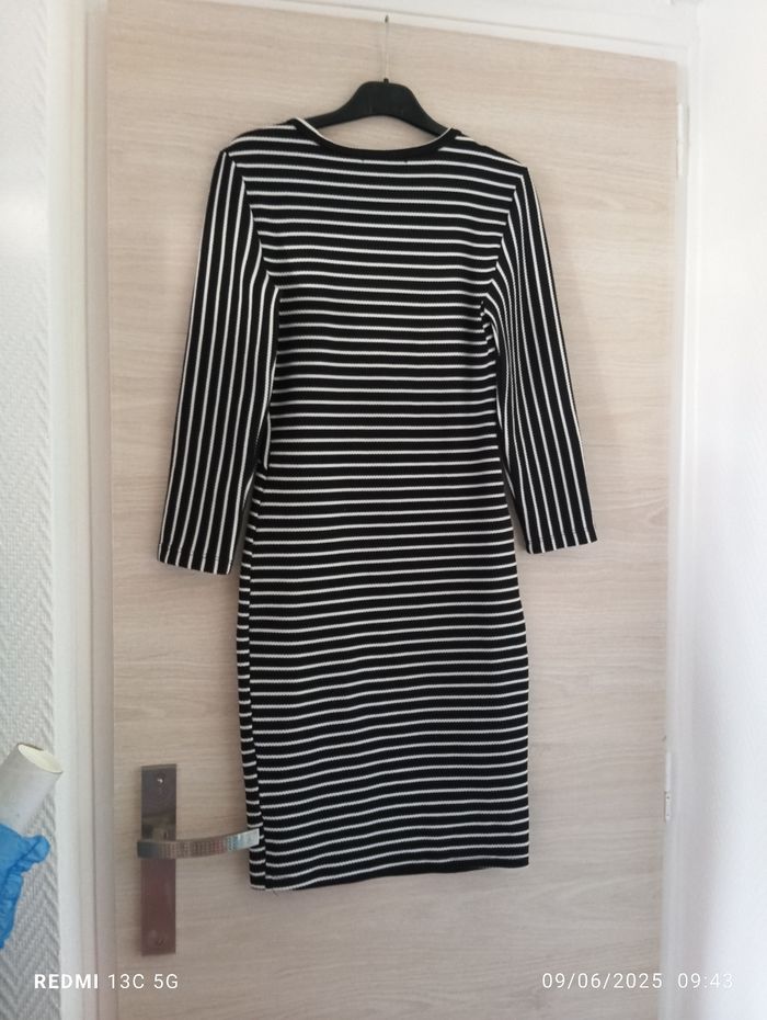 Robe C&A taille 36 - photo numéro 2