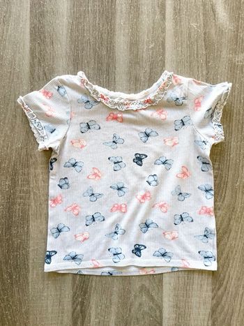 T-shirt manches courtes imprimé papillons H&M bébé fille taille 6-9 mois