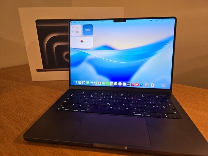 Je vends un MacBook Pro 14" (nov. 2023) en parfait état, comme neuf - photo numéro 5