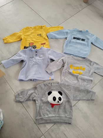 Lot pulls sweet garçon 6 mois