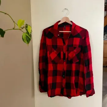 Chemise bûcheron à carreaux rouges et noirs Stradivarius L manches longues, 100% coton V V034