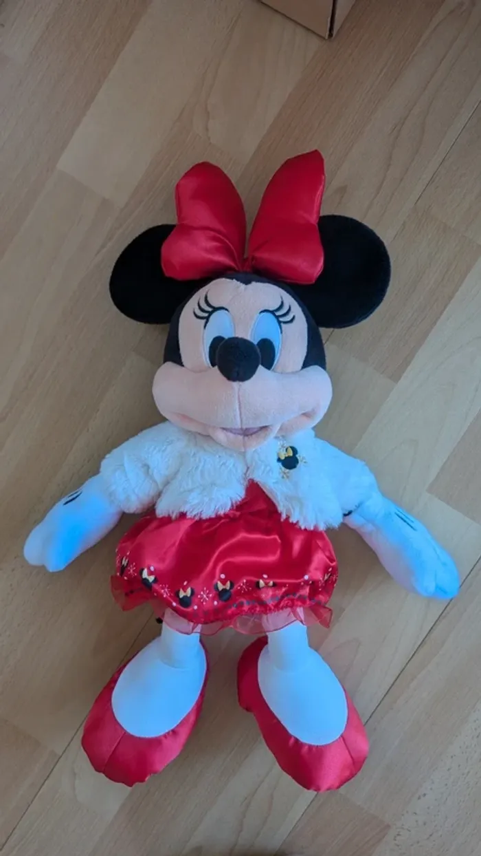 Peluche Minnie millésime 2018 disney - photo numéro 2