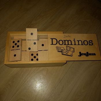 Dominos
