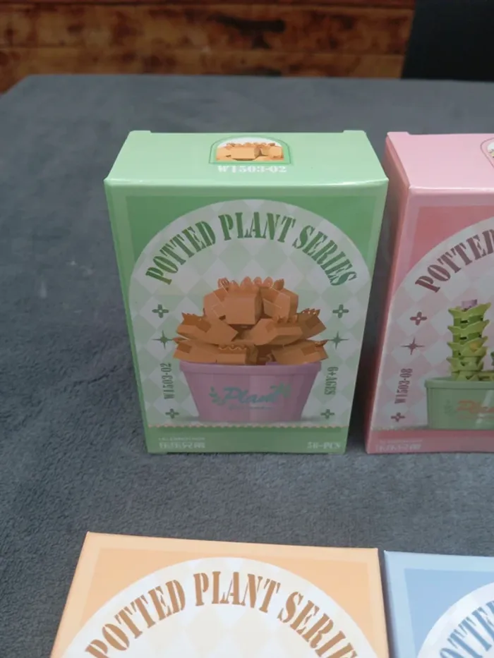 Petit pot de fleur en lego - photo numéro 3
