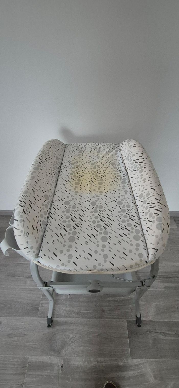 Table à langer avec baignoire - photo numéro 4
