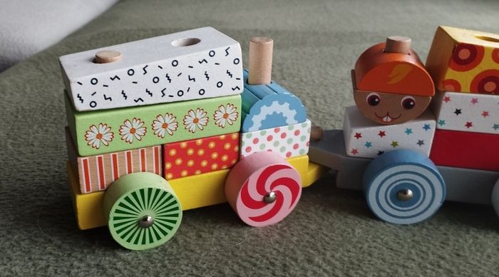 Petit train en bois - photo numéro 5