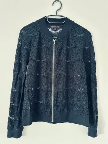 Veste noire dentelle