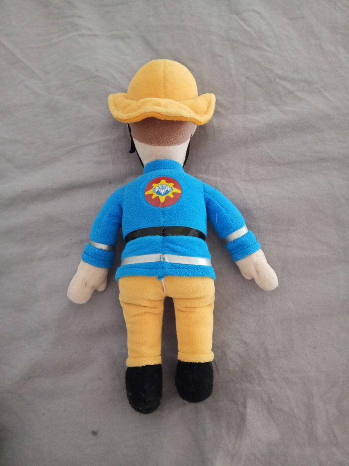 Petite peluche " Sam le pompier " - photo numéro 2