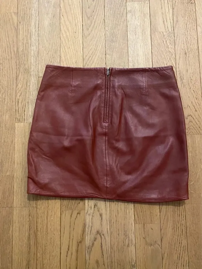 Mini jupe en cuir bordeaux Sézane modèle Bronx taille 36 - photo numéro 4