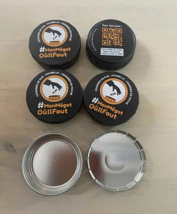 Lot boîtes à mégots / cendriers de poche