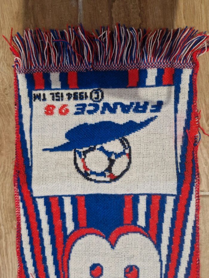 Lot d'echarpes de football  98 - photo numéro 5