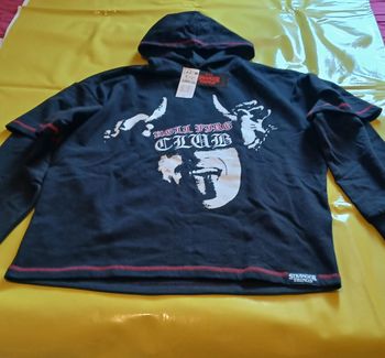 sweat haut a capuche stranger things  M
