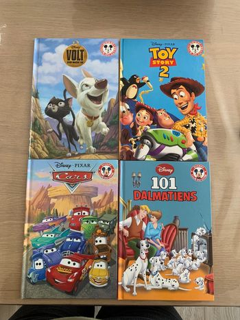 4 livres Disney club du livre