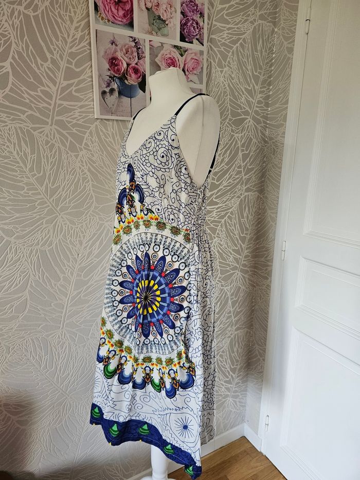 Robe neuf avec étiquette - photo numéro 2