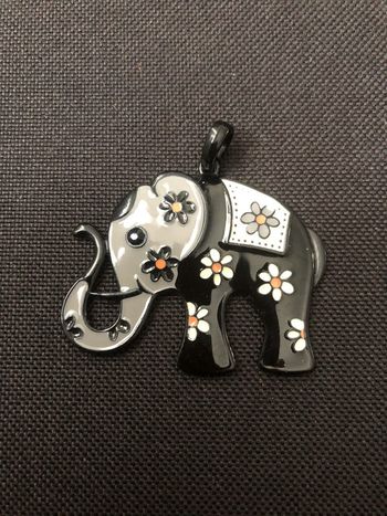 Pendentif éléphant