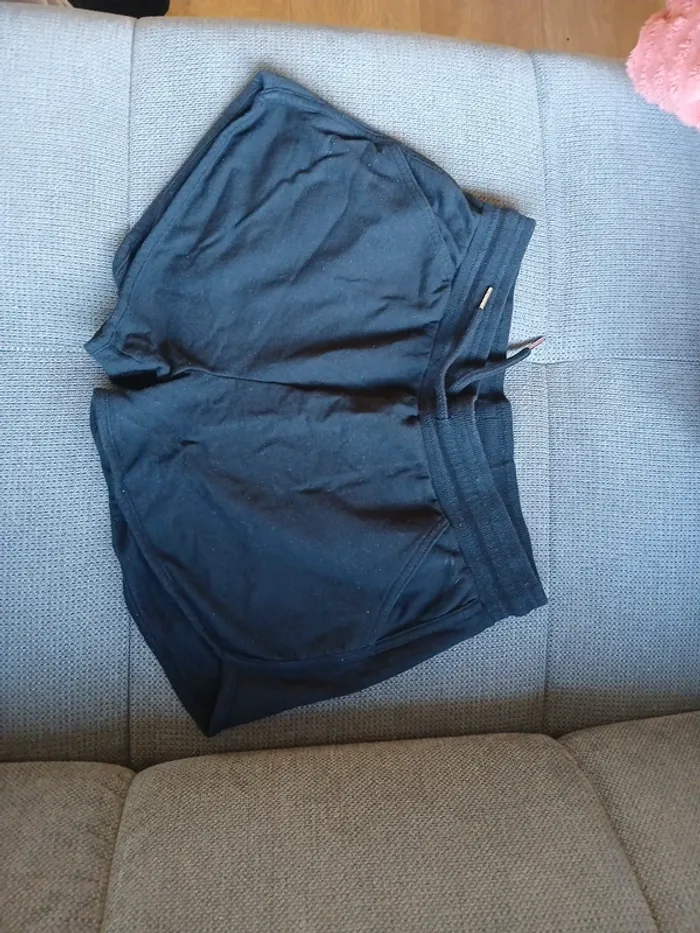 Short de sport femme