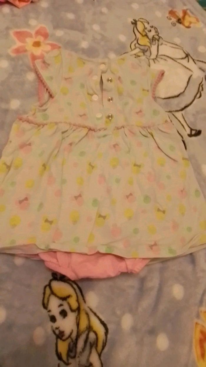 Robe Disney Minnie 6 mois - photo numéro 4