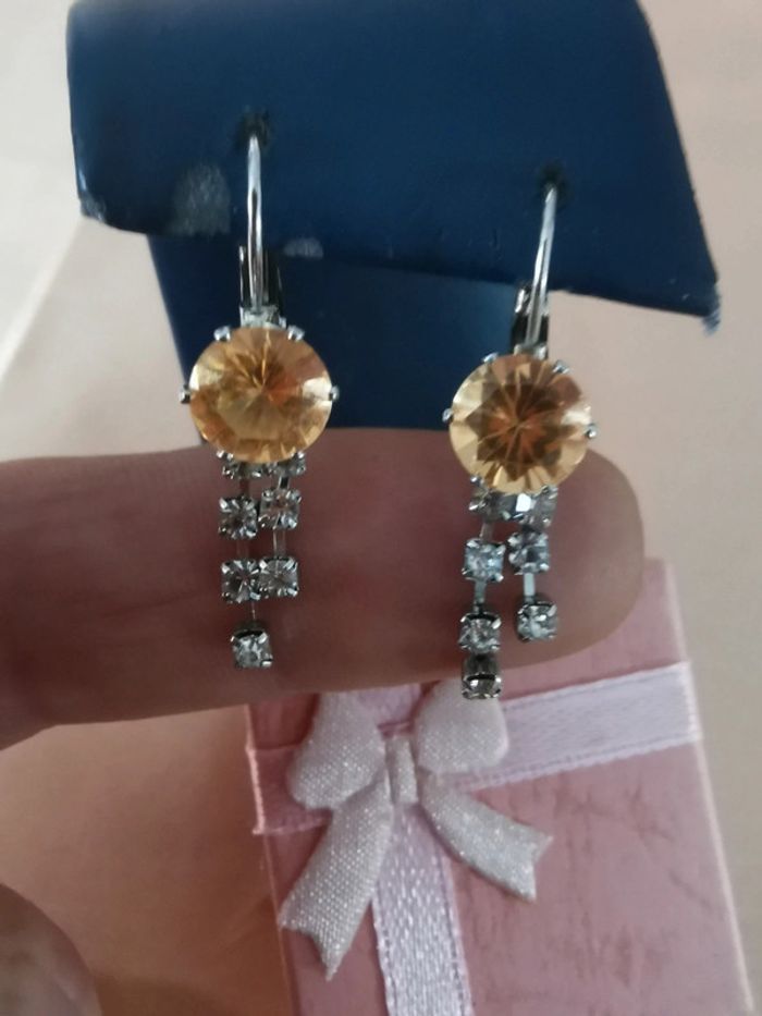 Boucles d'oreilles. Peches. Argentées. - photo numéro 2