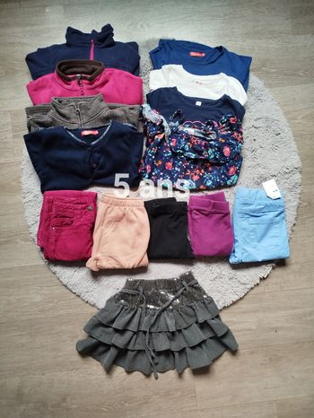 Lot de vêtements fille - taille 5 ans