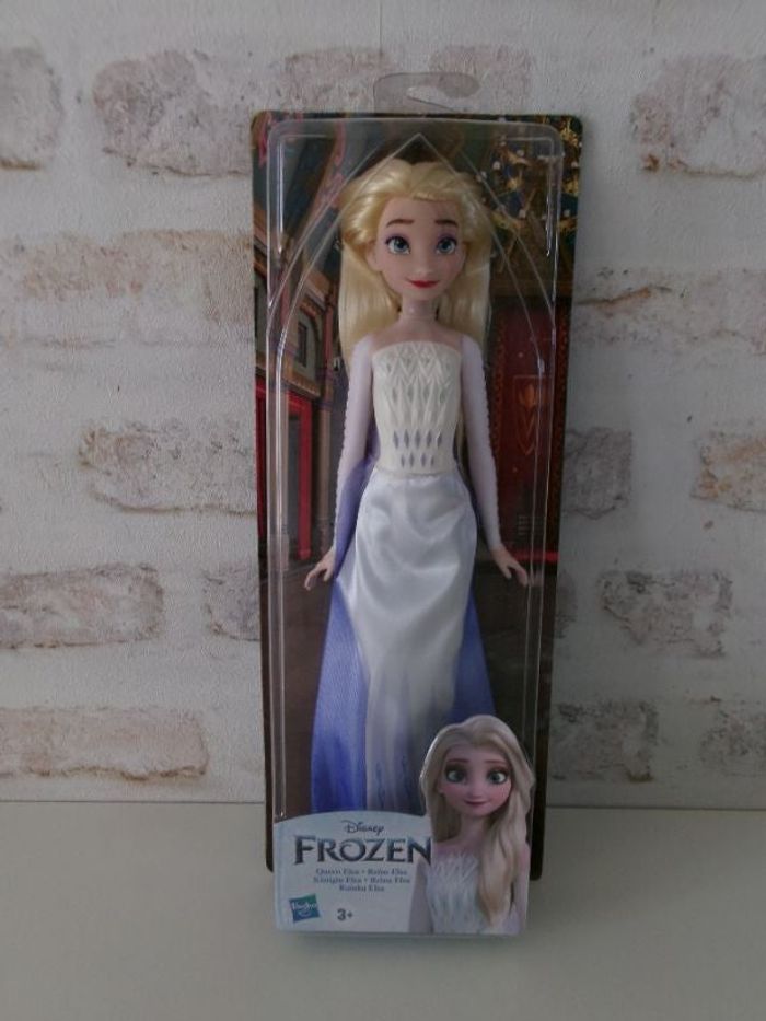 Poupée Reine des Neiges Elsa