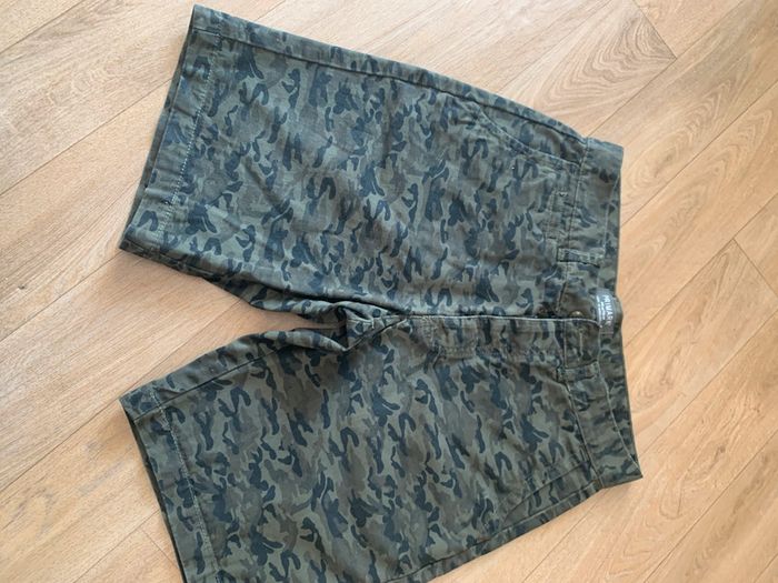 Short chino motif militaire - photo numéro 3