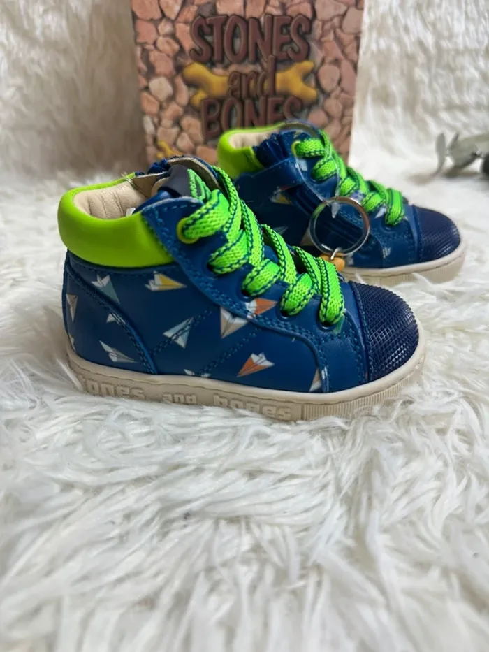 Paire de chaussures bébé stones and Bones taille 19 - photo numéro 3
