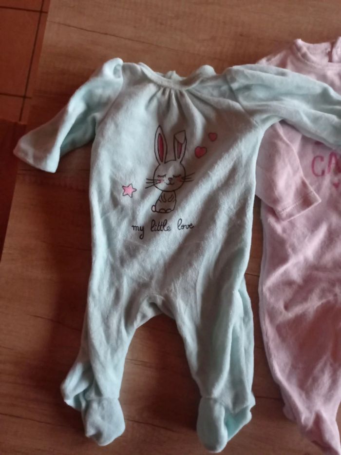 3 pyjamas - photo numéro 5