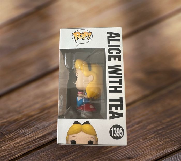 Funko Pop Alice In Wonderland 1395 Alice With Tea - photo numéro 4
