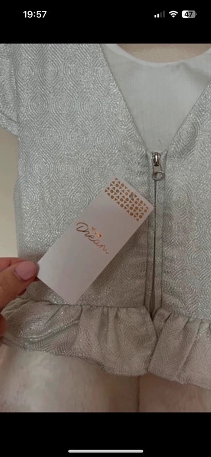 Robe dream neuve avec étiquette fourrure et argenté idéal fête de fin d’année magnifique porte - photo numéro 5