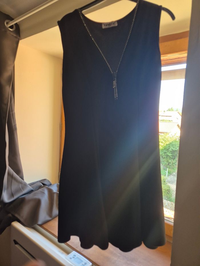 Robe mi-longue