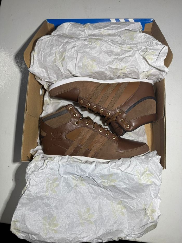 Adidas marrons T42,5 neuves - photo numéro 6
