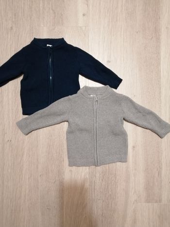 Lot de 2 gilets 9 mois tex