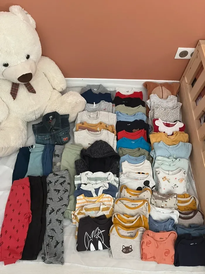 Lot vêtement 50 pièces hiver taille 18 mois