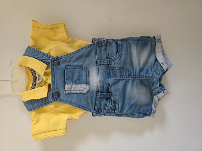 🍼 Salopette Courte en Jean Effet Usé + Polo 6 Mois
